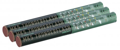 A705311B-03 Lot de 3 batons détonnant MK5 Thunderflash Photo A705311B-03 Lot de 3 batons détonnant MK5 Thunderflash